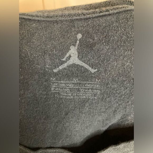 Men’s Jordan T-Shirt, Size Medium - Picture 3 of 3